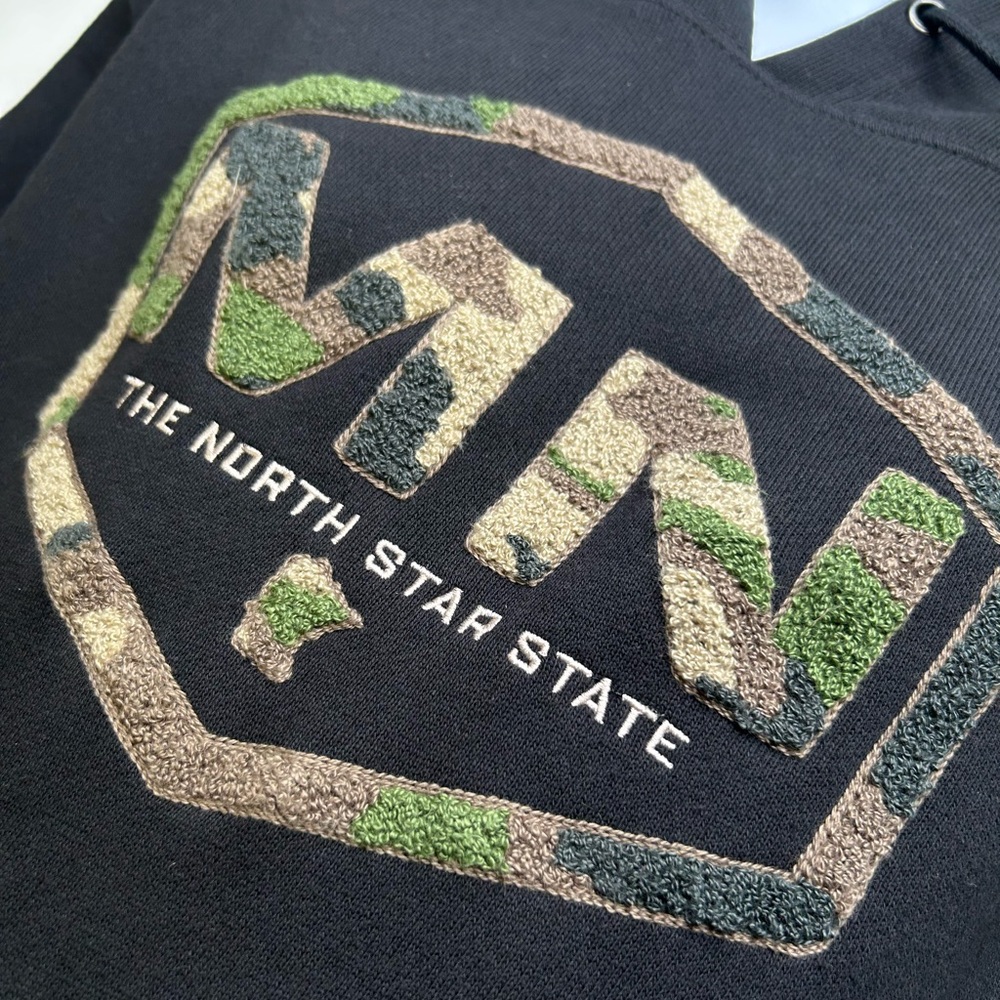 State of Mine NWT Woodland Camo Chenile Minnesota Hoodie Medium North Star State - Picture 6 of 14